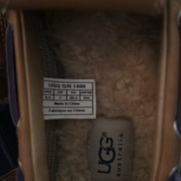 Vintage Uggs - Picture 5 of 8
